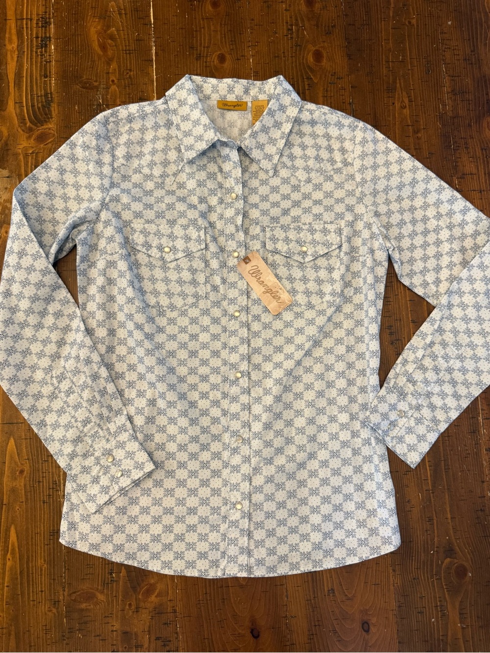 Wrangler Pearl Snap Button Down Top Blue and White Floral Western Sz S NWT